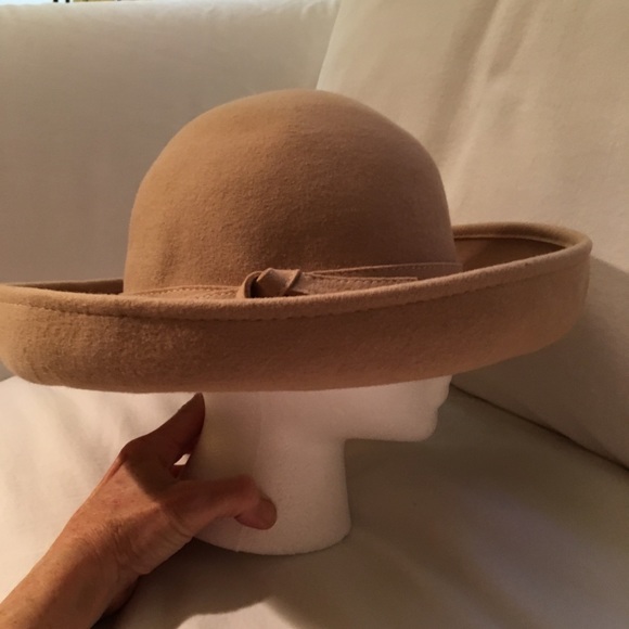Accessories - Tan Wool Felt Hat w/ turned up brim